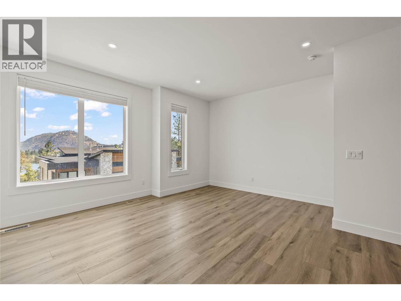 Picture for Unit #17, 2835 Canyon Crest  Drive https://www.cirrealty.ca/reb/bc/1/10360821_23.jpg