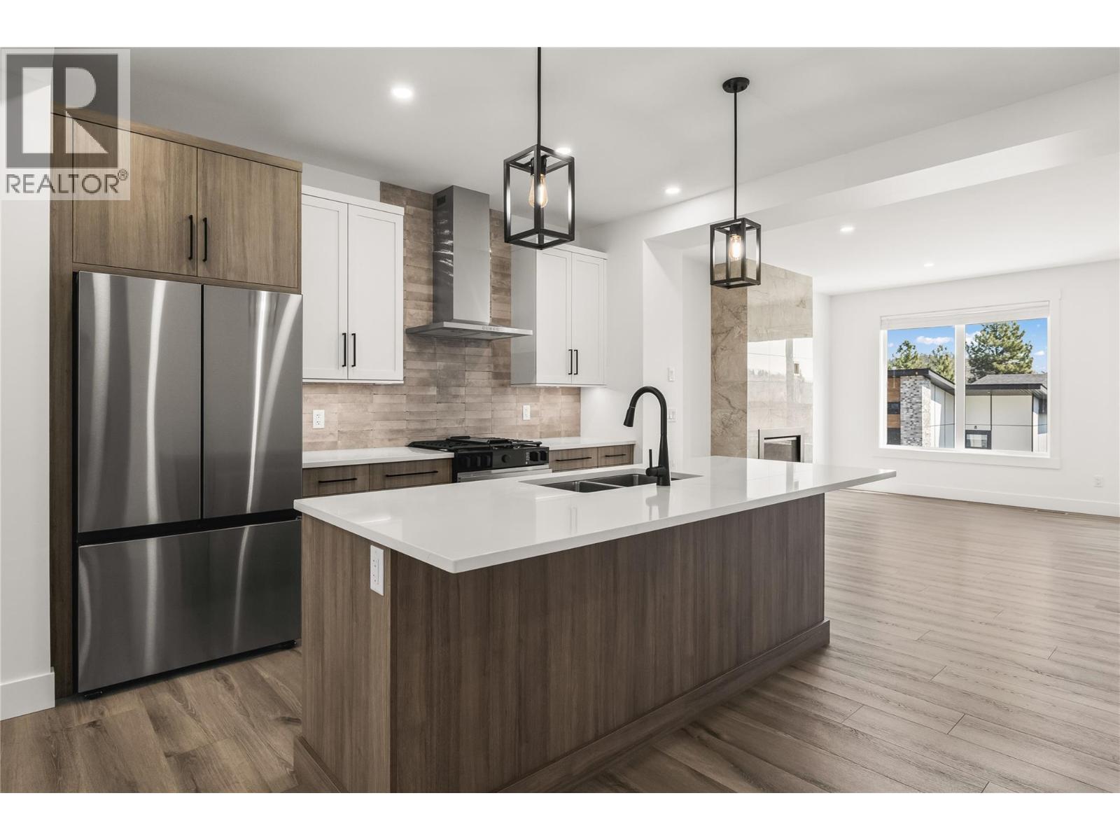 Picture for Unit #17, 2835 Canyon Crest  Drive https://www.cirrealty.ca/reb/bc/1/10360821_3.jpg