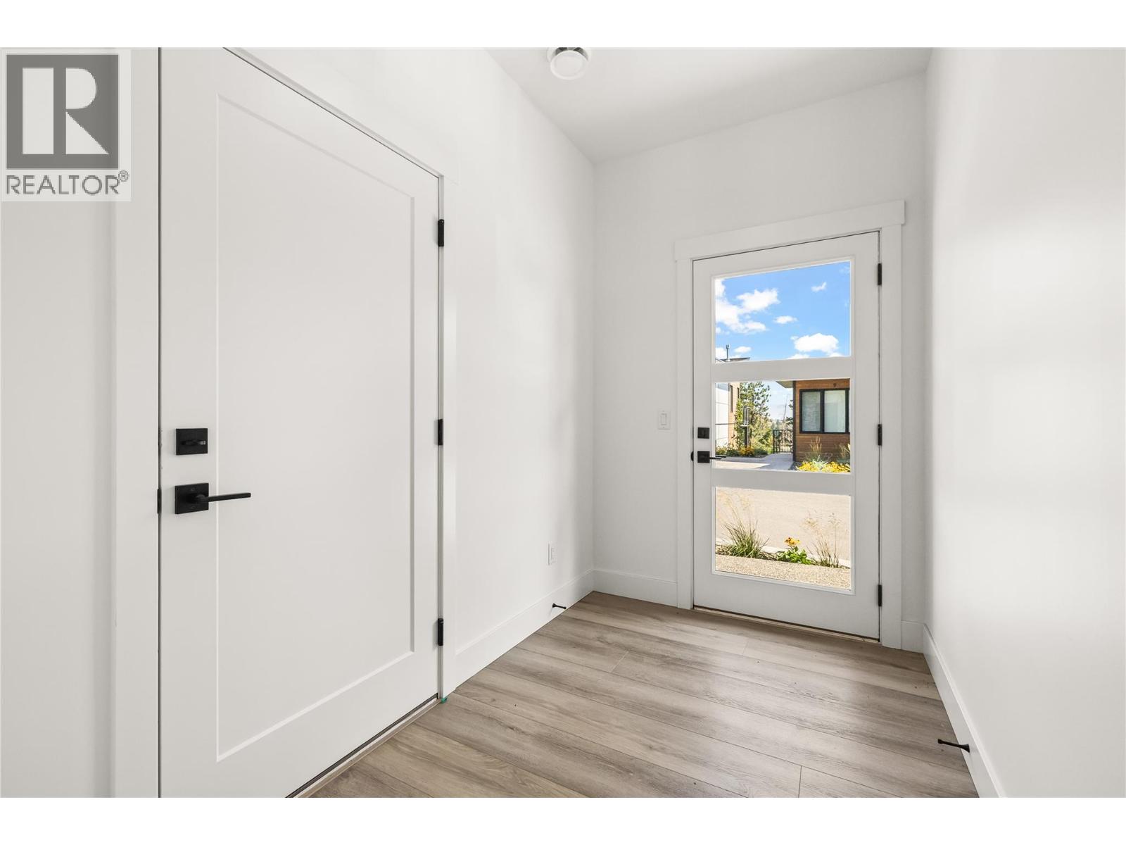 Picture for Unit #17, 2835 Canyon Crest  Drive https://www.cirrealty.ca/reb/bc/1/10360821_5.jpg