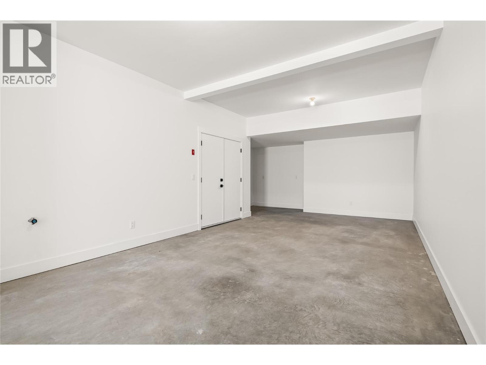 Picture for Unit #17, 2835 Canyon Crest  Drive https://www.cirrealty.ca/reb/bc/1/10360821_6.jpg