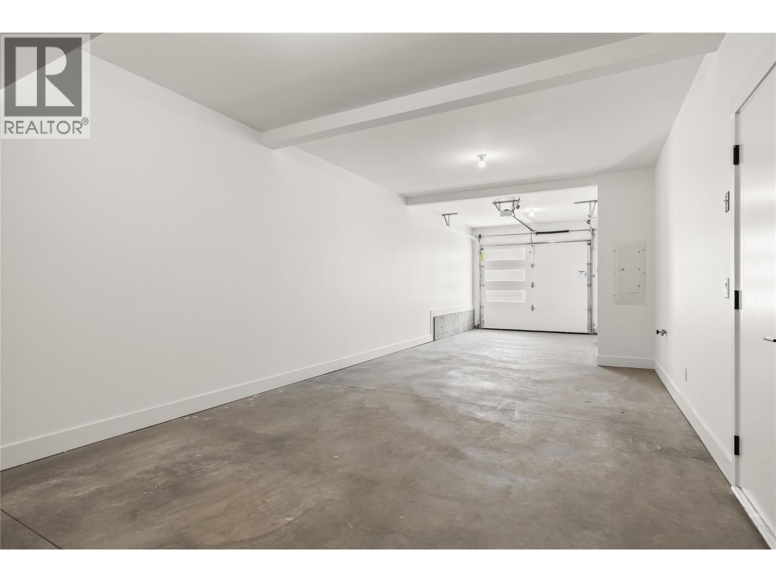 Picture for Unit #17, 2835 Canyon Crest  Drive https://www.cirrealty.ca/reb/bc/1/10360821_7.jpg