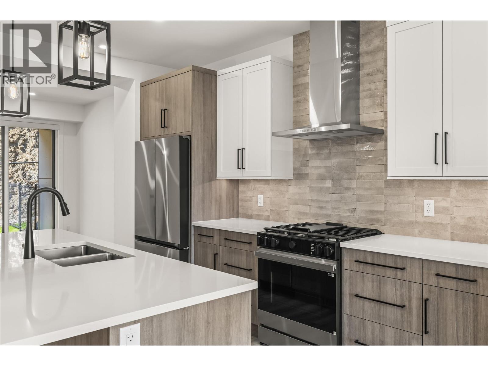 Picture for Unit #17, 2835 Canyon Crest  Drive https://www.cirrealty.ca/reb/bc/1/10360821_9.jpg