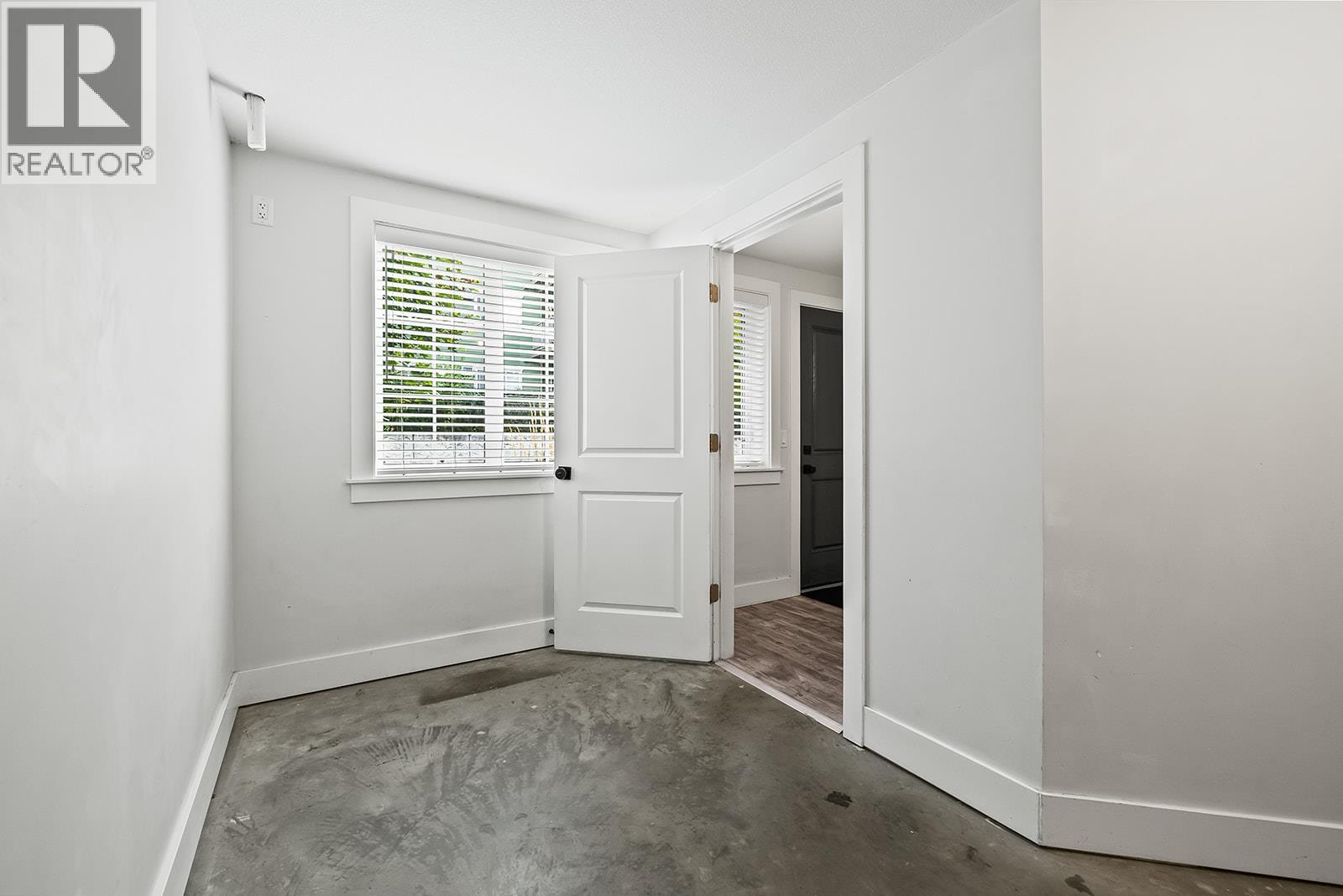 Picture for Unit #8, 644 Lequime  Road https://www.cirrealty.ca/reb/bc/1/10361751_34.jpg