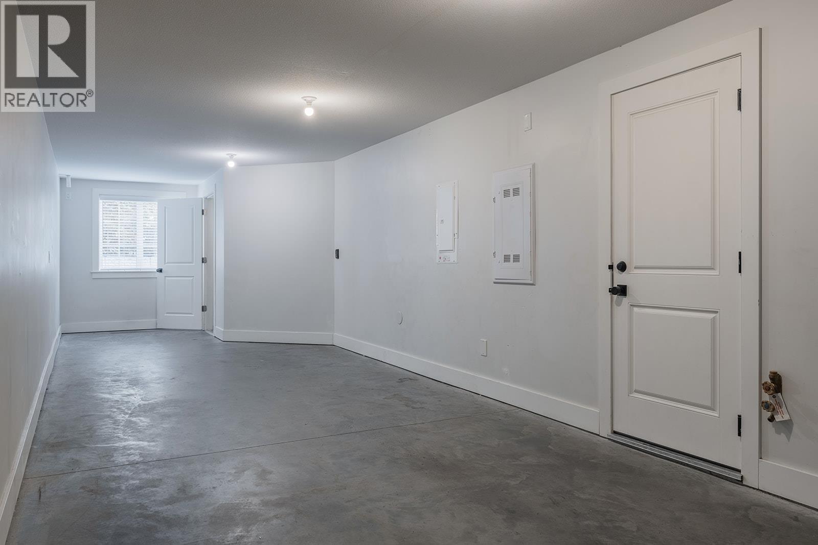Picture for Unit #8, 644 Lequime  Road https://www.cirrealty.ca/reb/bc/1/10361751_37.jpg