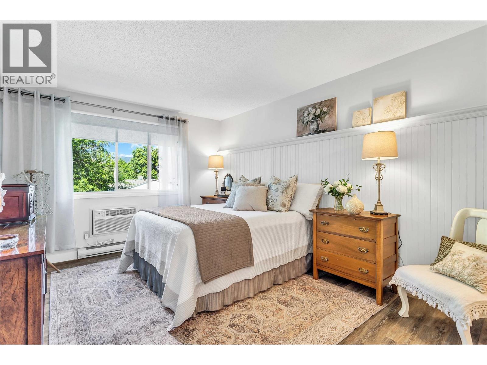 Picture for Unit #216, 1056 Bernard  Avenue https://www.cirrealty.ca/reb/bc/1/10362901_11.jpg