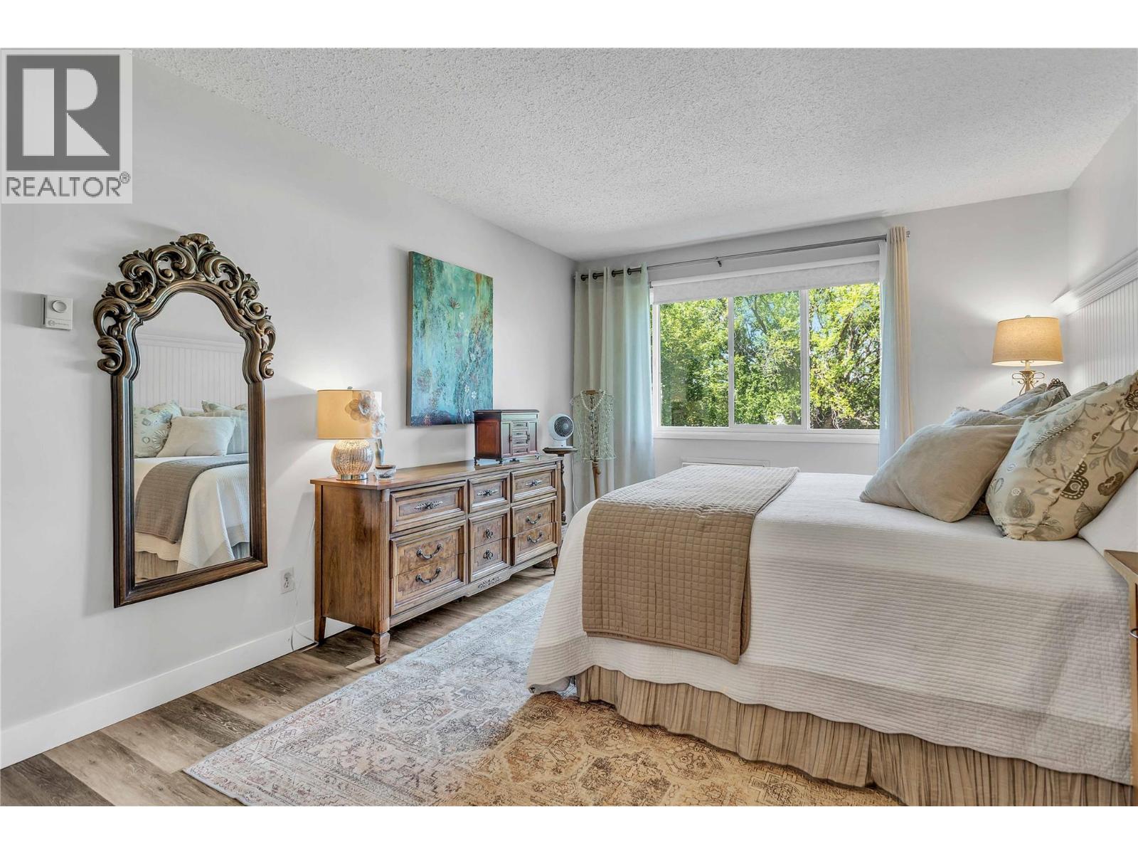 Picture for Unit #216, 1056 Bernard  Avenue https://www.cirrealty.ca/reb/bc/1/10362901_12.jpg