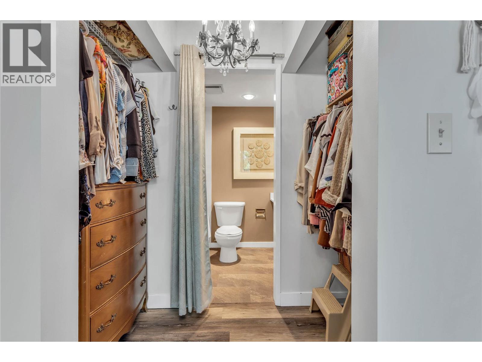 Picture for Unit #216, 1056 Bernard  Avenue https://www.cirrealty.ca/reb/bc/1/10362901_16.jpg