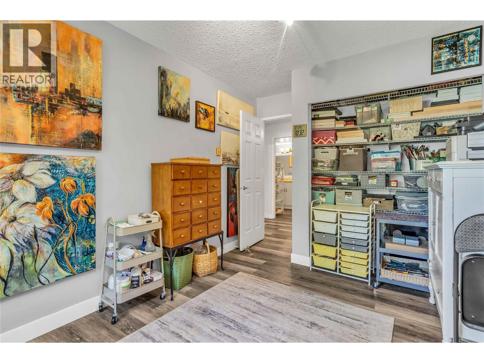 Picture for Unit #216, 1056 Bernard  Avenue https://www.cirrealty.ca/reb/bc/1/10362901_17.jpg