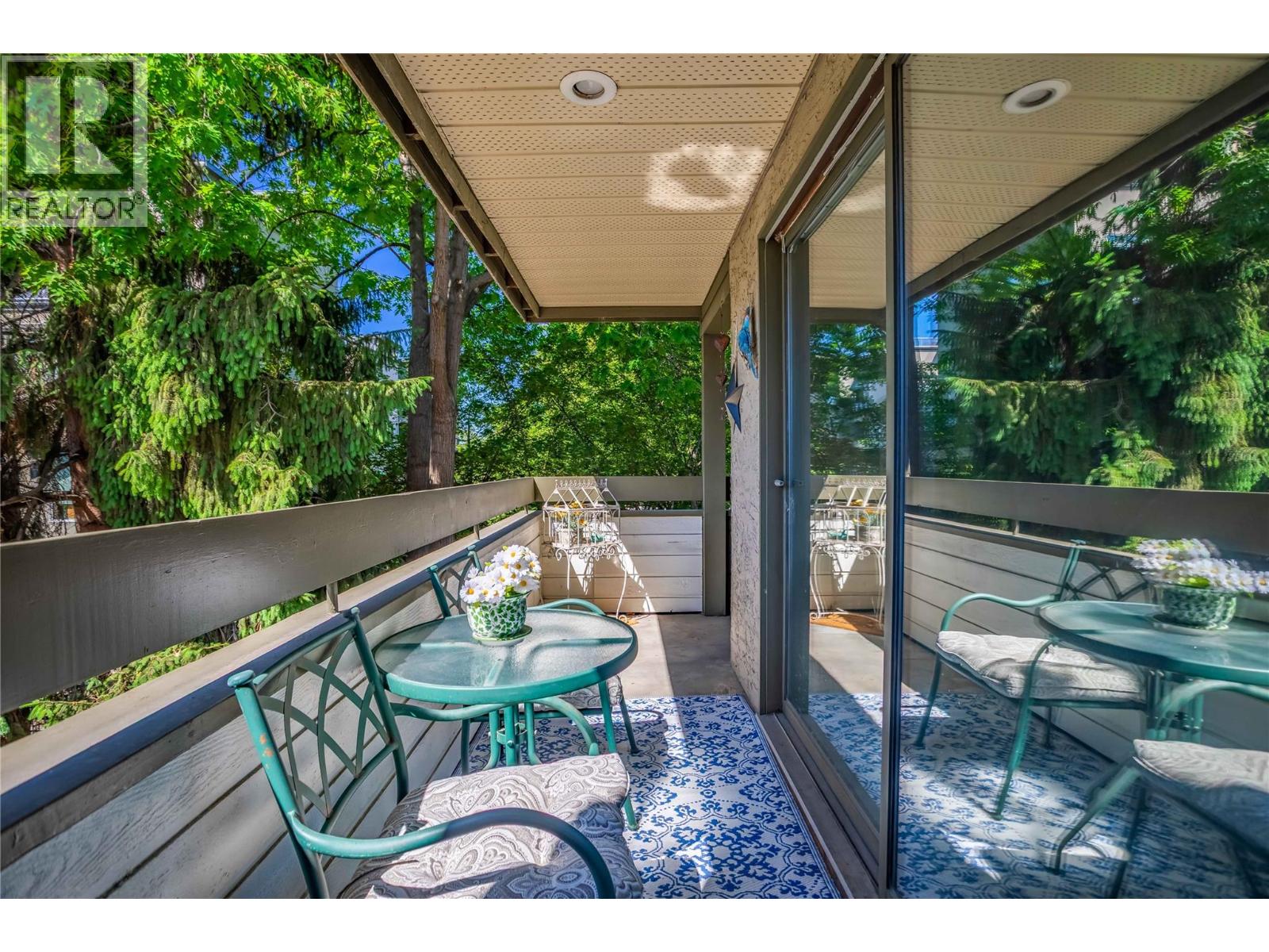 Picture for Unit #216, 1056 Bernard  Avenue https://www.cirrealty.ca/reb/bc/1/10362901_25.jpg