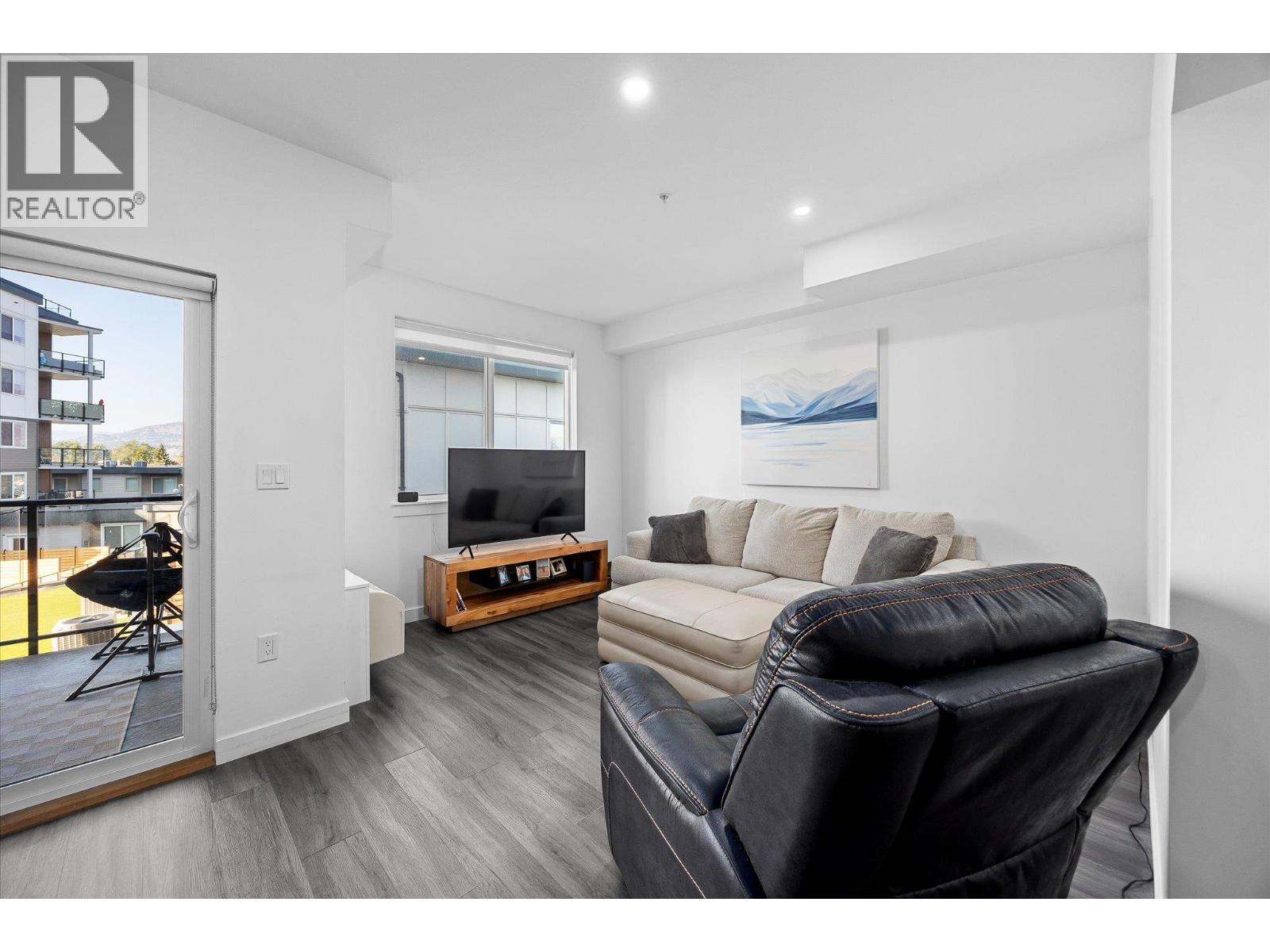 Picture for Unit #304, 3630 Mission Springs  Drive https://www.cirrealty.ca/reb/bc/1/10363281_7.jpg