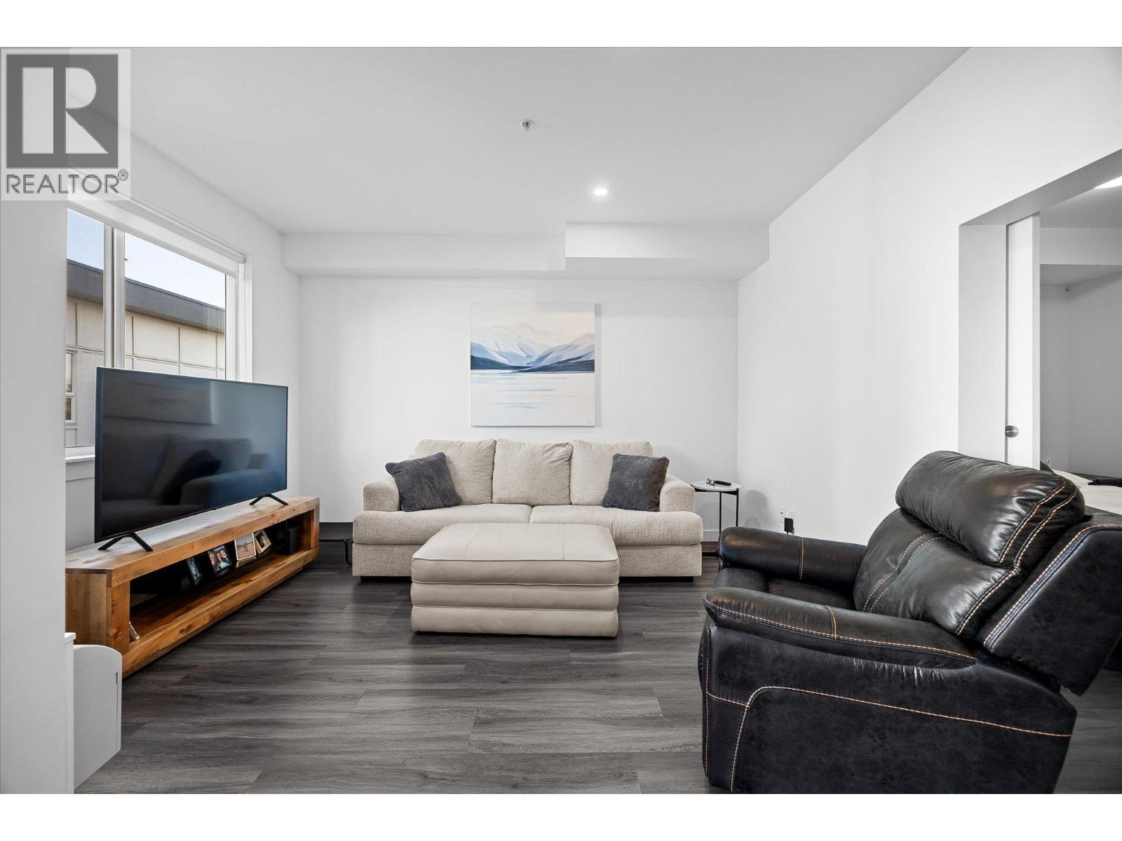 Picture for Unit #304, 3630 Mission Springs  Drive https://www.cirrealty.ca/reb/bc/1/10363281_8.jpg