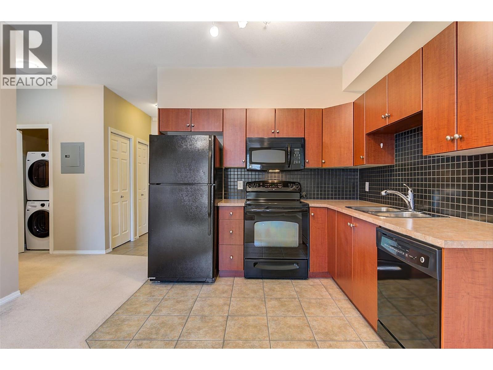 Picture for Unit #1105, 1875 Country Club  Drive https://www.cirrealty.ca/reb/bc/1/10363531_11.jpg