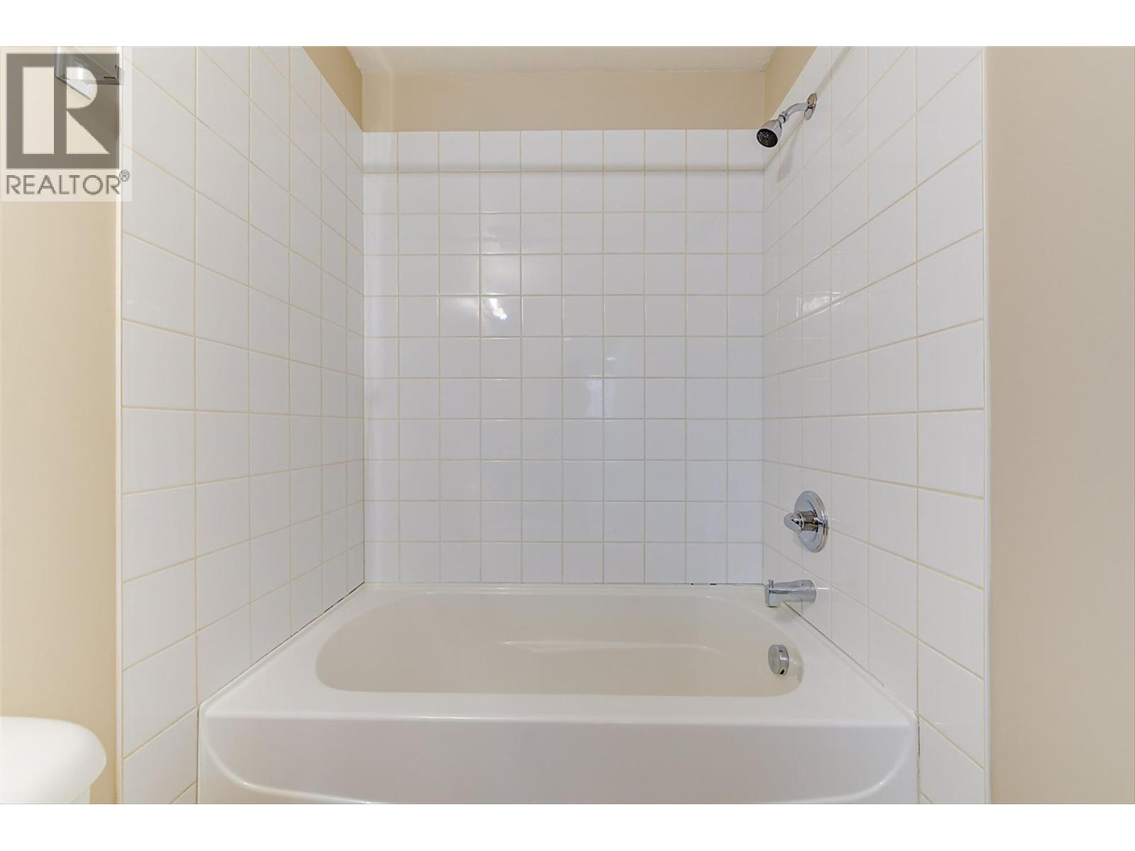 Picture for Unit #1105, 1875 Country Club  Drive https://www.cirrealty.ca/reb/bc/1/10363531_16.jpg