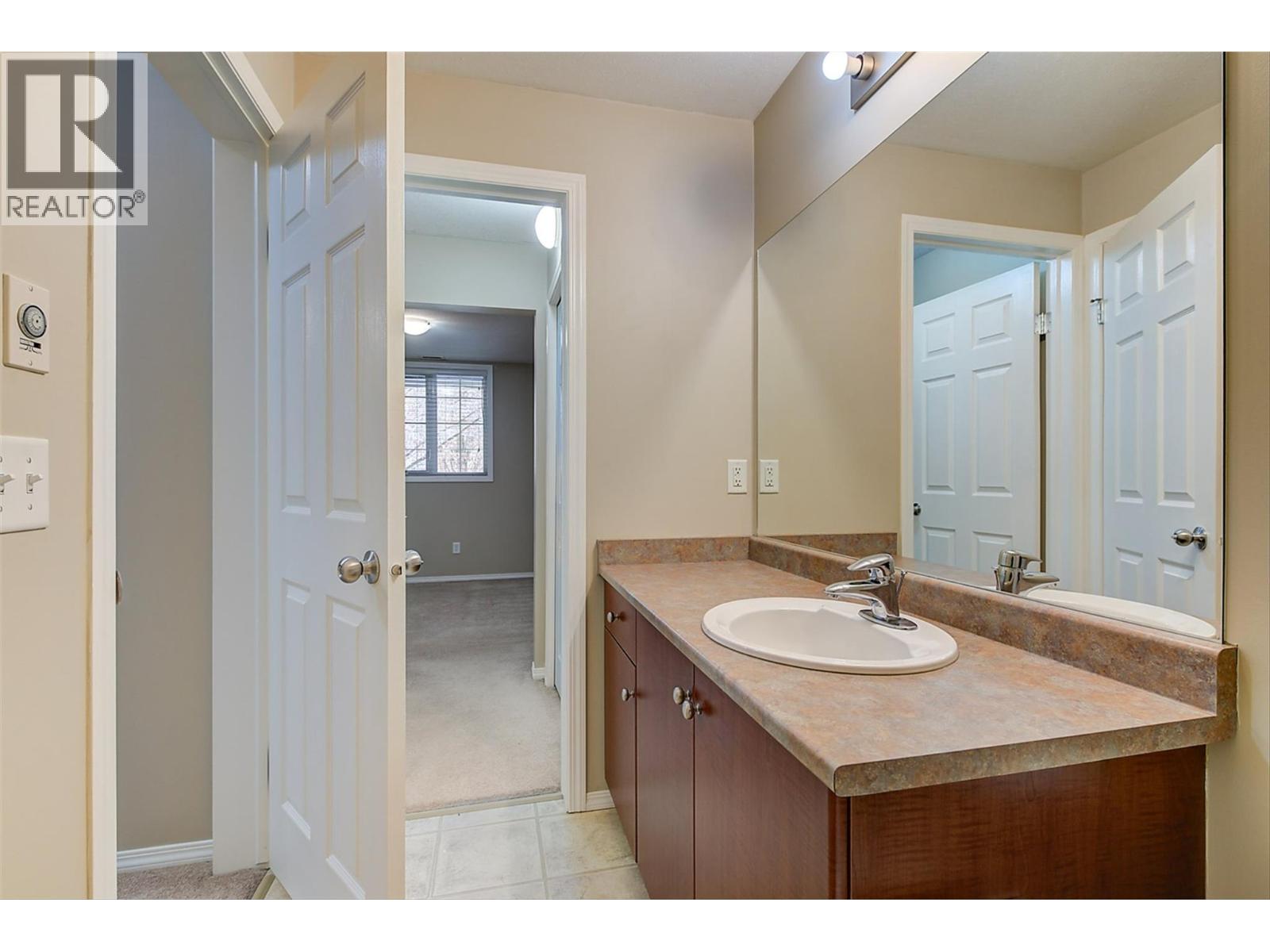 Picture for Unit #1105, 1875 Country Club  Drive https://www.cirrealty.ca/reb/bc/1/10363531_17.jpg