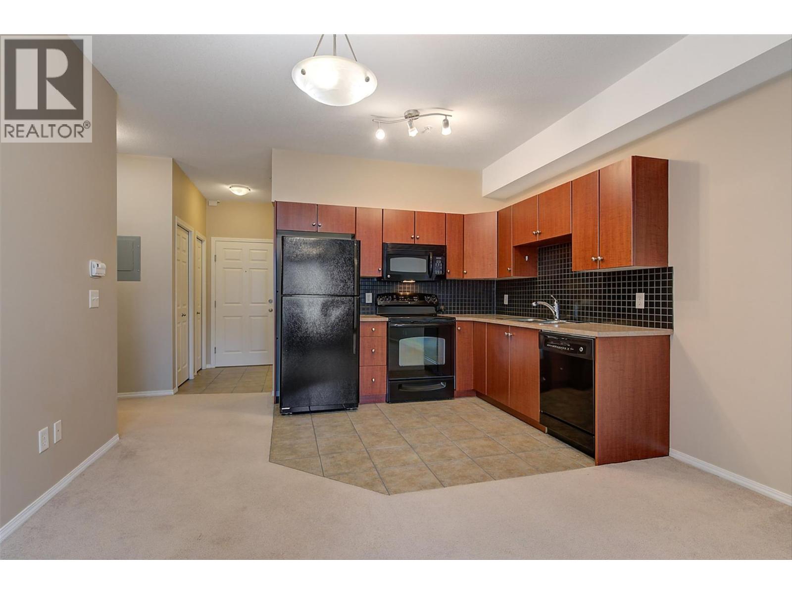 Picture for Unit #1105, 1875 Country Club  Drive https://www.cirrealty.ca/reb/bc/1/10363531_8.jpg