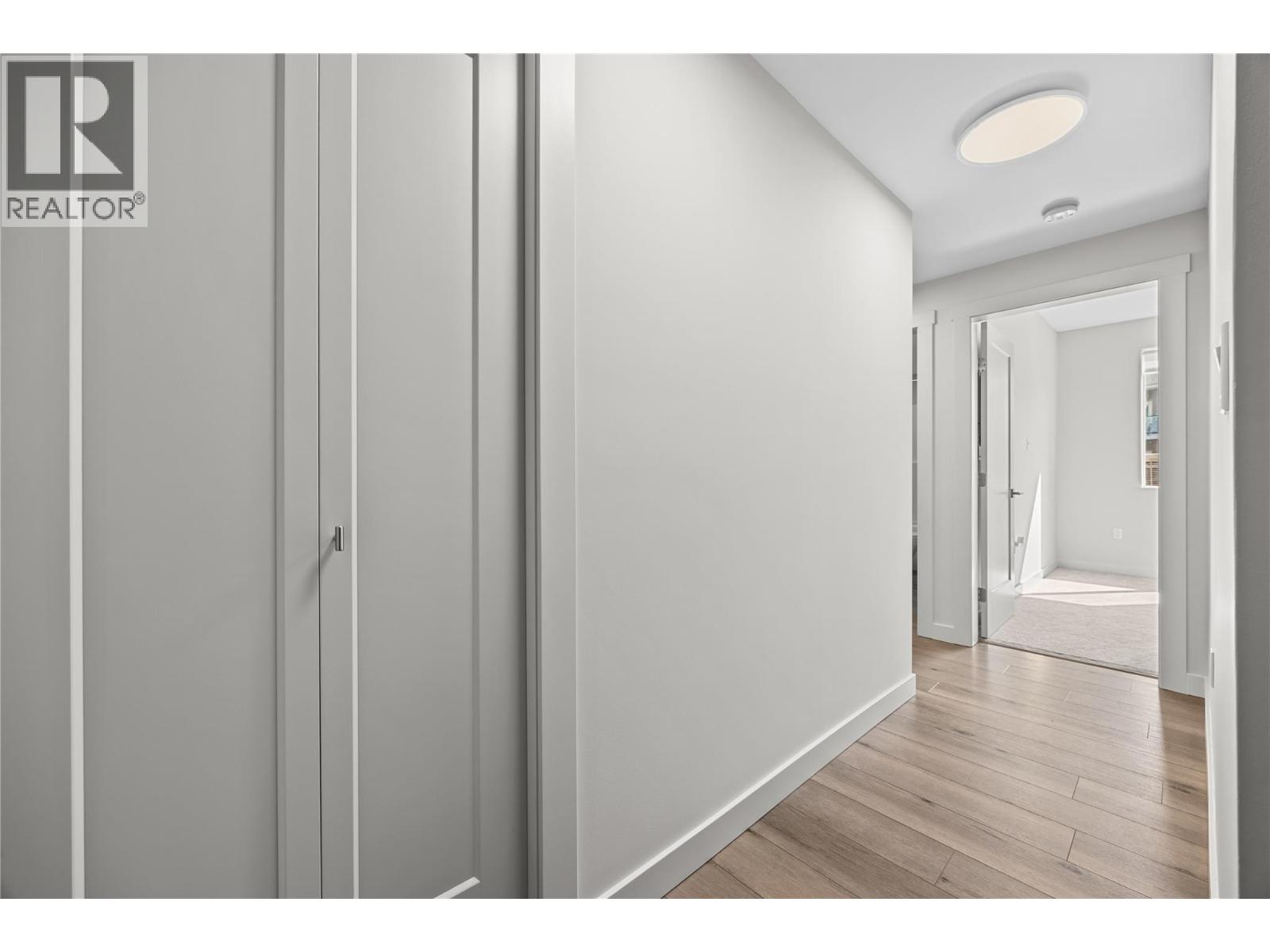 Picture for Unit #301, 3638 Mission Springs  Drive https://www.cirrealty.ca/reb/bc/1/10363741_13.jpg