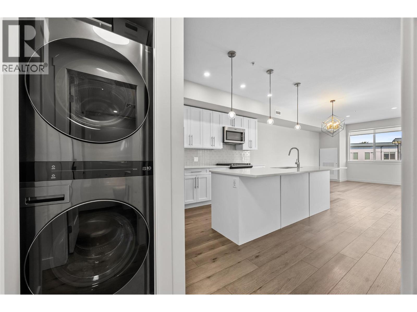 Picture for Unit #301, 3638 Mission Springs  Drive https://www.cirrealty.ca/reb/bc/1/10363741_14.jpg