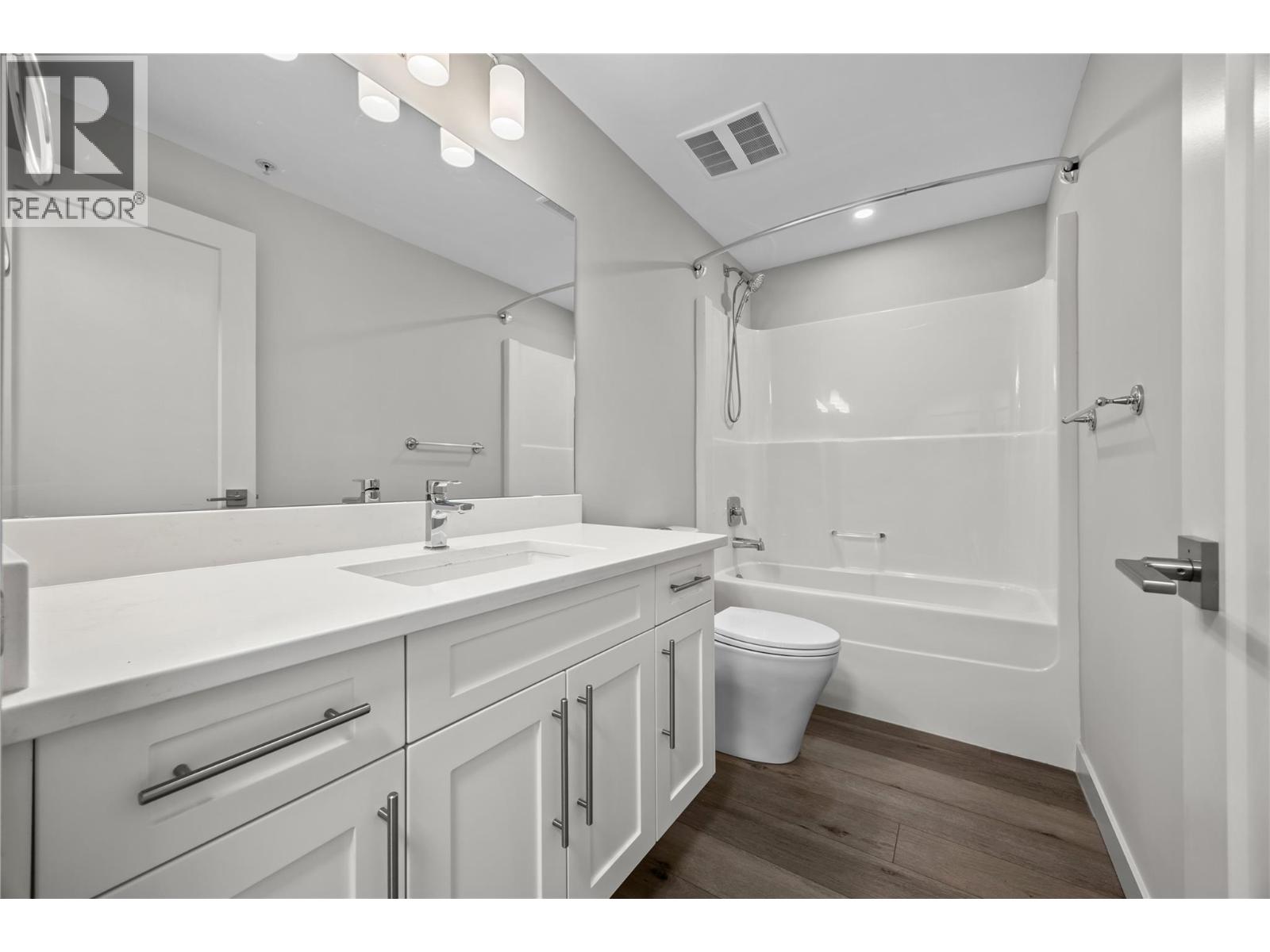 Picture for Unit #301, 3638 Mission Springs  Drive https://www.cirrealty.ca/reb/bc/1/10363741_9.jpg