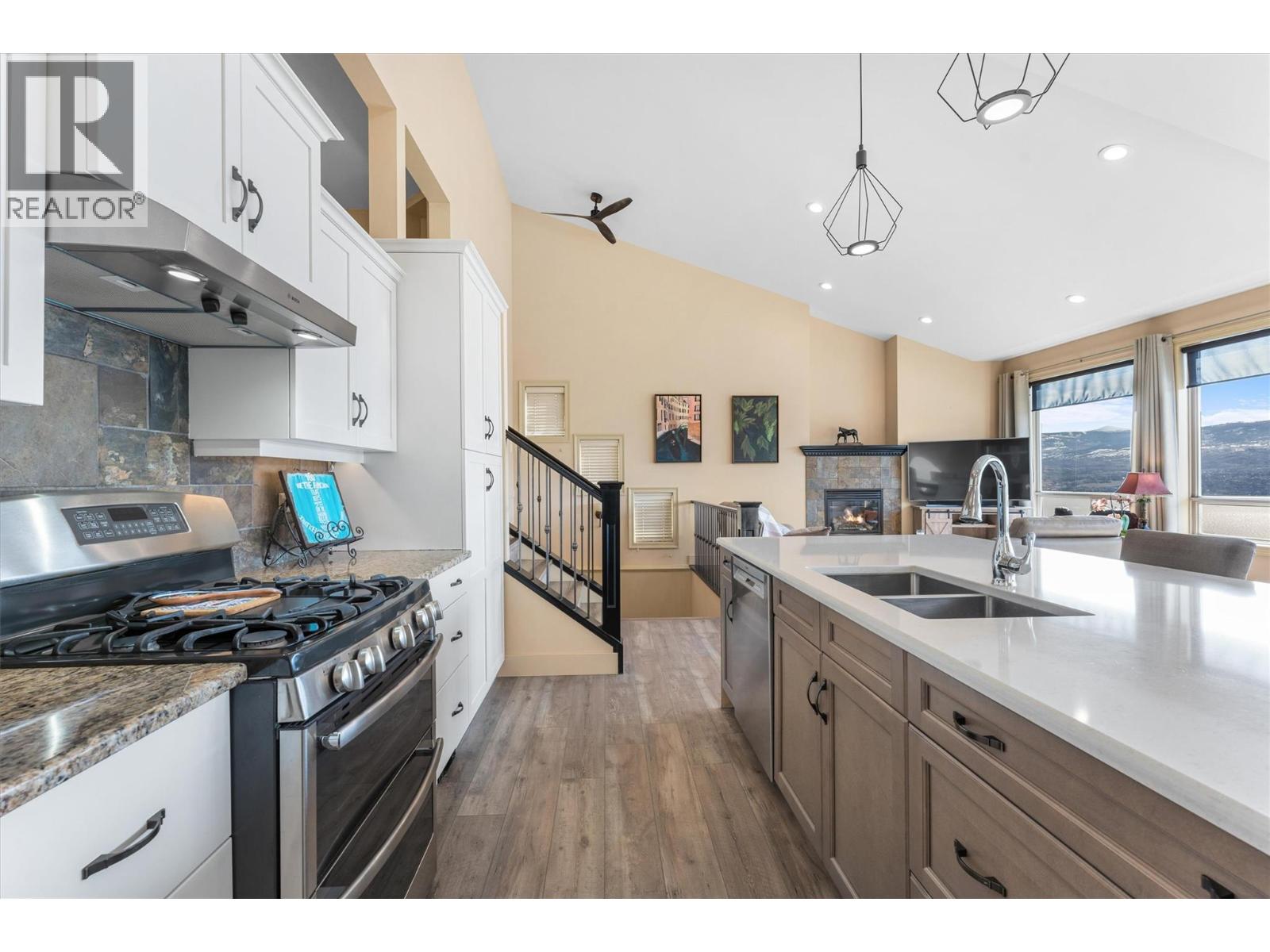Picture for 1430 Menu  Road https://www.cirrealty.ca/reb/bc/1/10363991_11.jpg