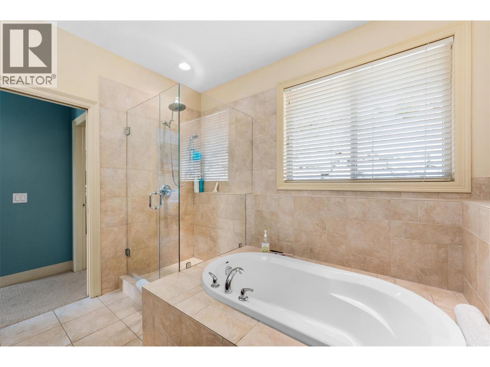 Picture for 1430 Menu  Road https://www.cirrealty.ca/reb/bc/1/10363991_23.jpg