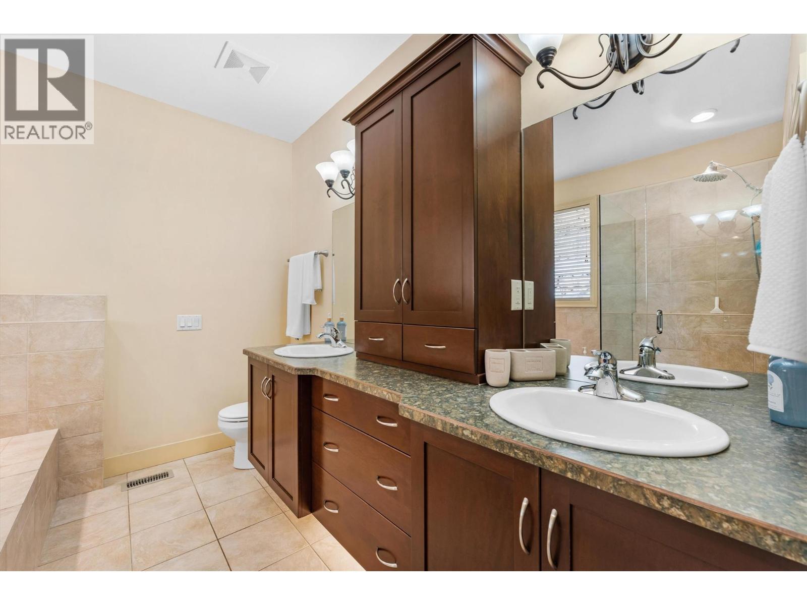 Picture for 1430 Menu  Road https://www.cirrealty.ca/reb/bc/1/10363991_24.jpg