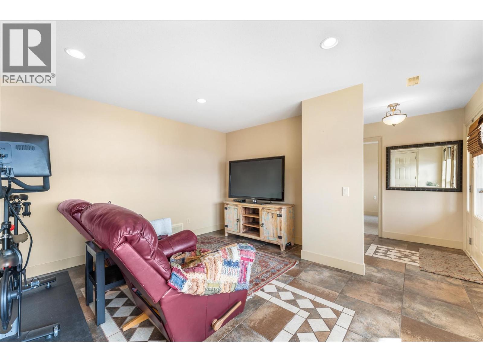 Picture for 1430 Menu  Road https://www.cirrealty.ca/reb/bc/1/10363991_34.jpg