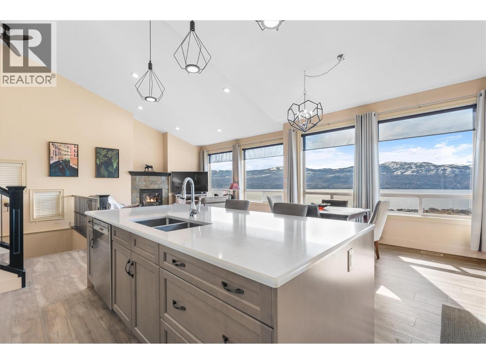 Picture for 1430 Menu  Road https://www.cirrealty.ca/reb/bc/1/10363991_4.jpg