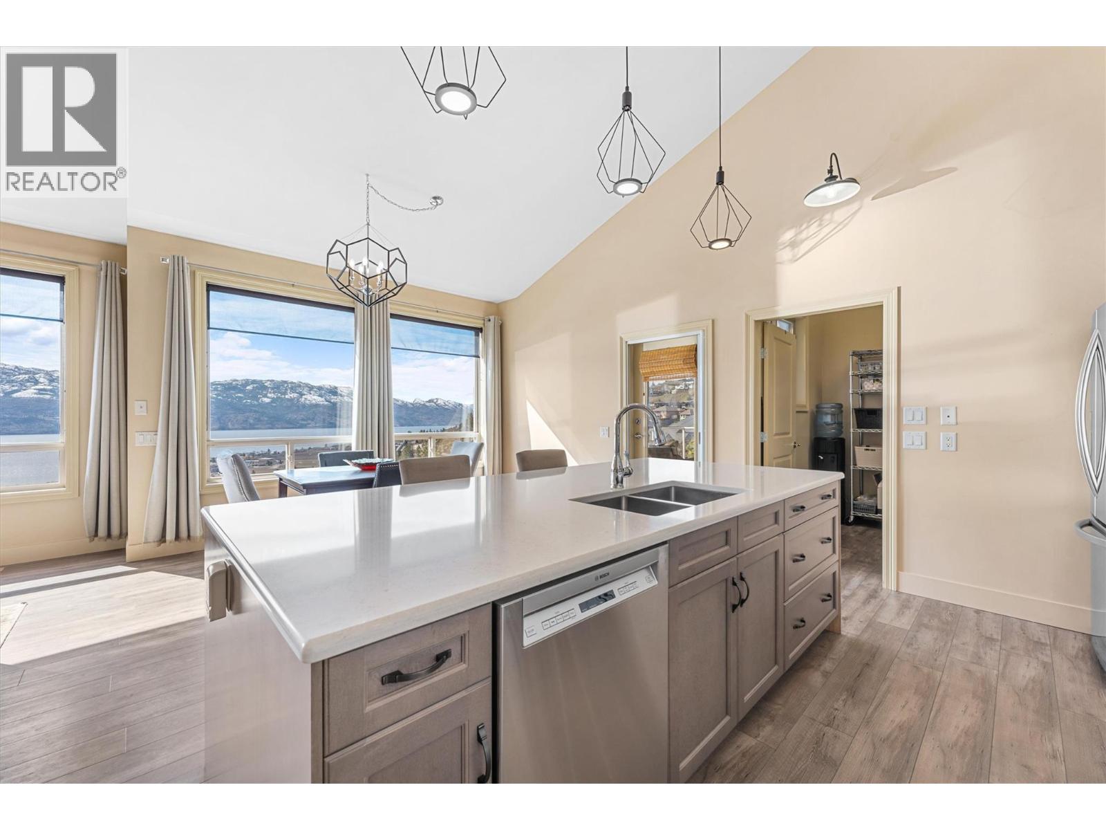 Picture for 1430 Menu  Road https://www.cirrealty.ca/reb/bc/1/10363991_5.jpg