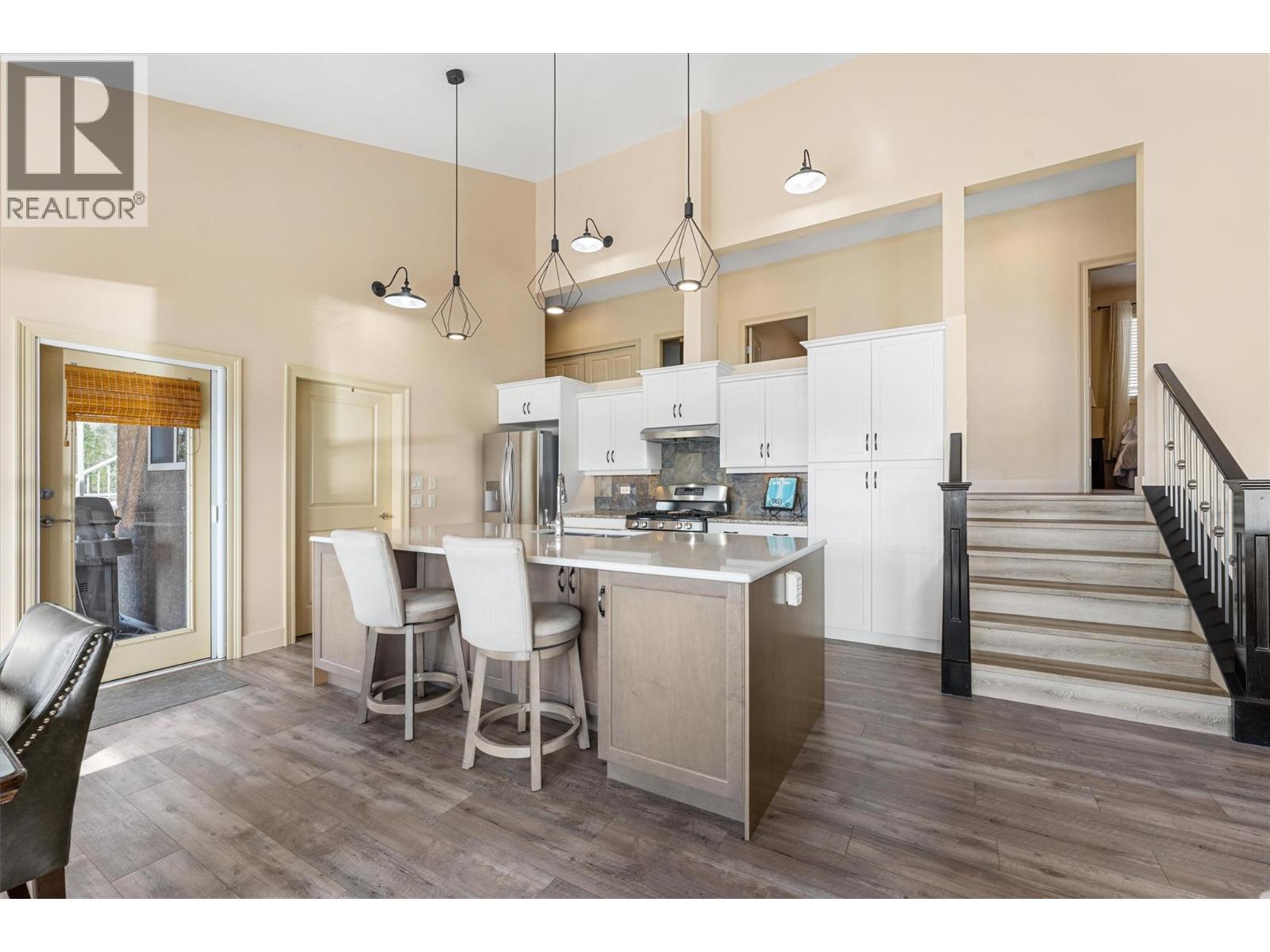 Picture for 1430 Menu  Road https://www.cirrealty.ca/reb/bc/1/10363991_9.jpg
