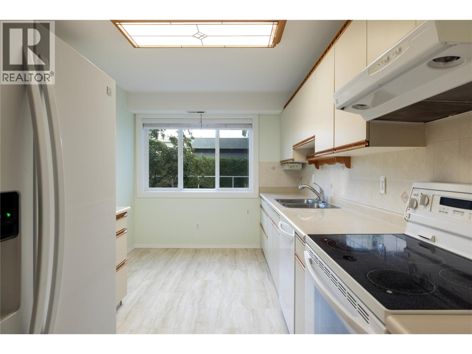 Picture for Unit #115B, 1045 Sutherland  Avenue https://www.cirrealty.ca/reb/bc/1/10364051_9.jpg