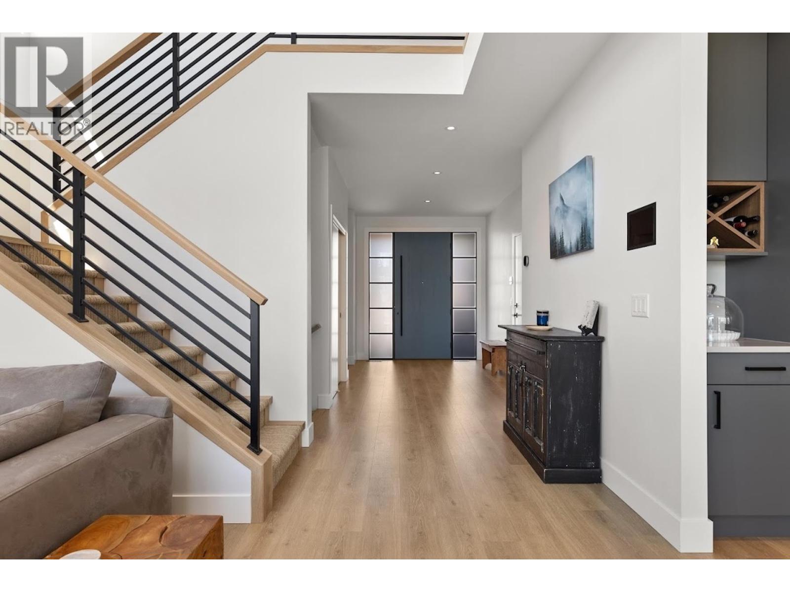 Picture for 254 Summer Wood  Drive https://www.cirrealty.ca/reb/bc/1/10364091_20.jpg