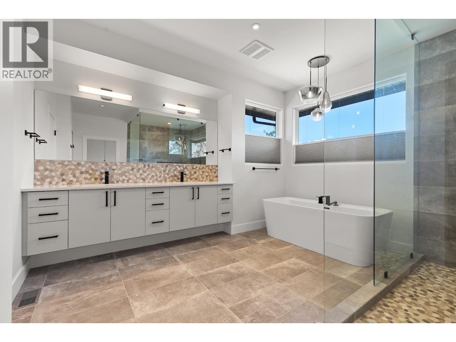 Picture for 254 Summer Wood  Drive https://www.cirrealty.ca/reb/bc/1/10364091_25.jpg