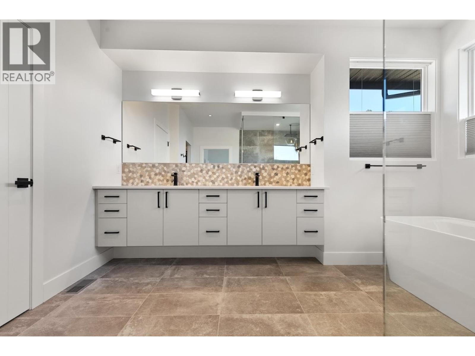 Picture for 254 Summer Wood  Drive https://www.cirrealty.ca/reb/bc/1/10364091_27.jpg