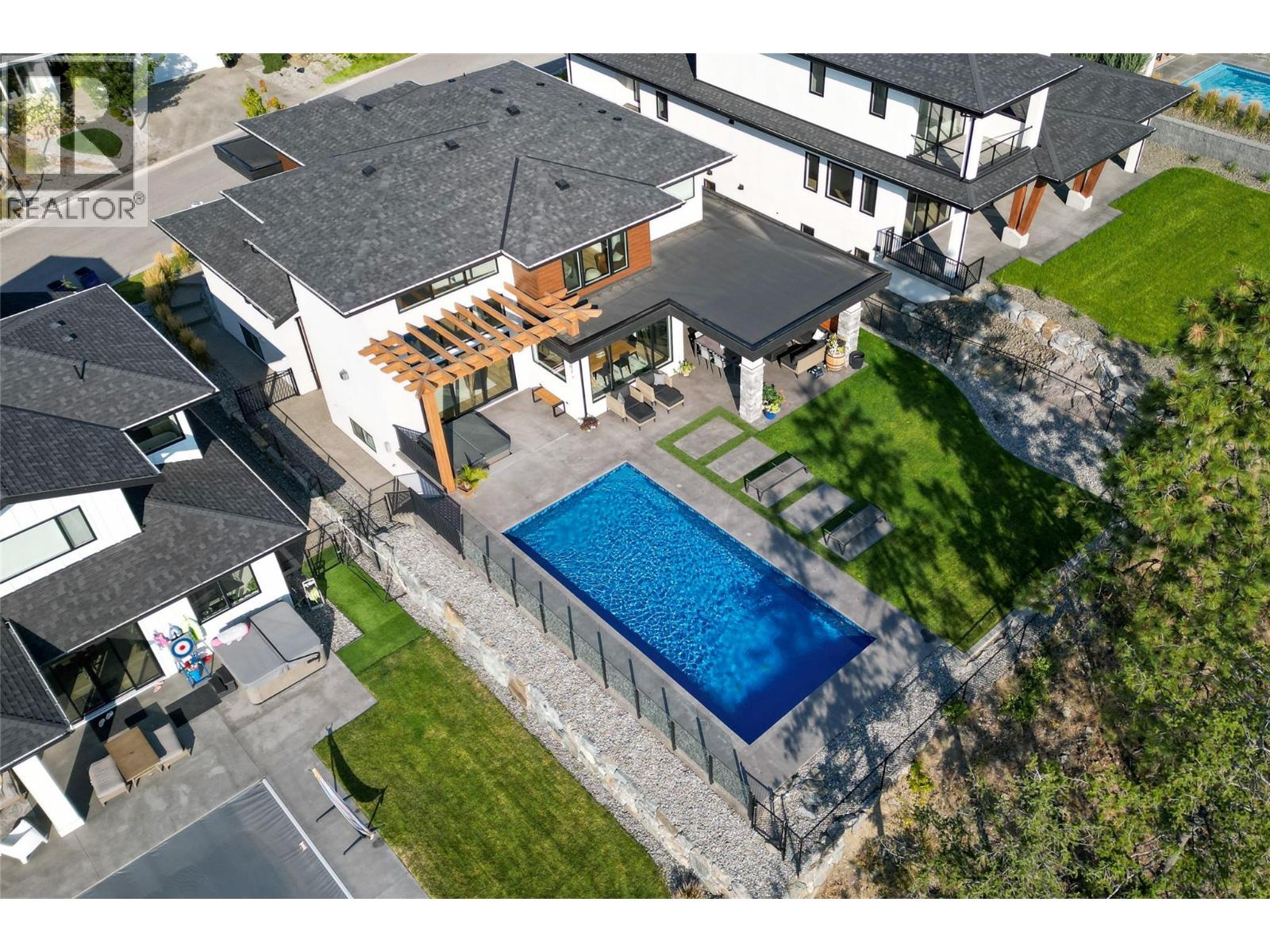 Picture for 254 Summer Wood  Drive https://www.cirrealty.ca/reb/bc/1/10364091_4.jpg