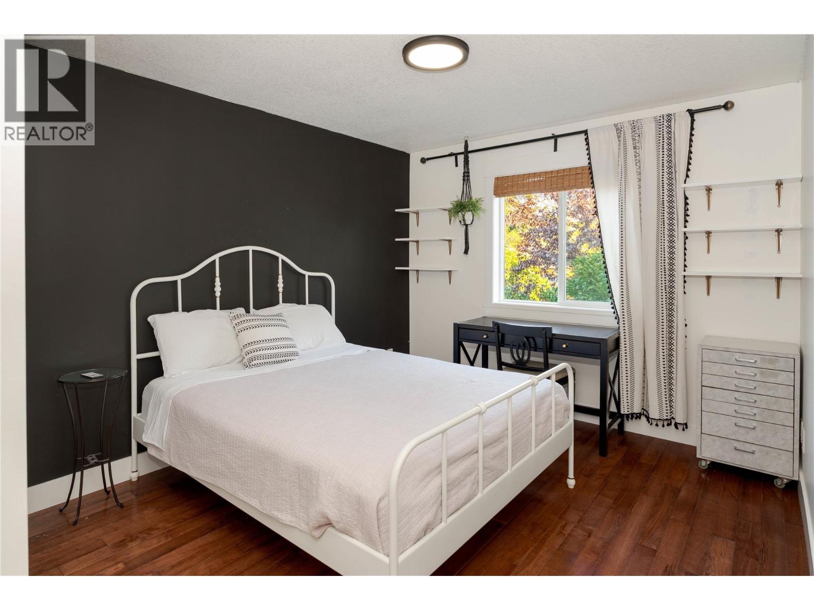 Picture for 1818 Bowes  Street https://www.cirrealty.ca/reb/bc/1/10364211_15.jpg