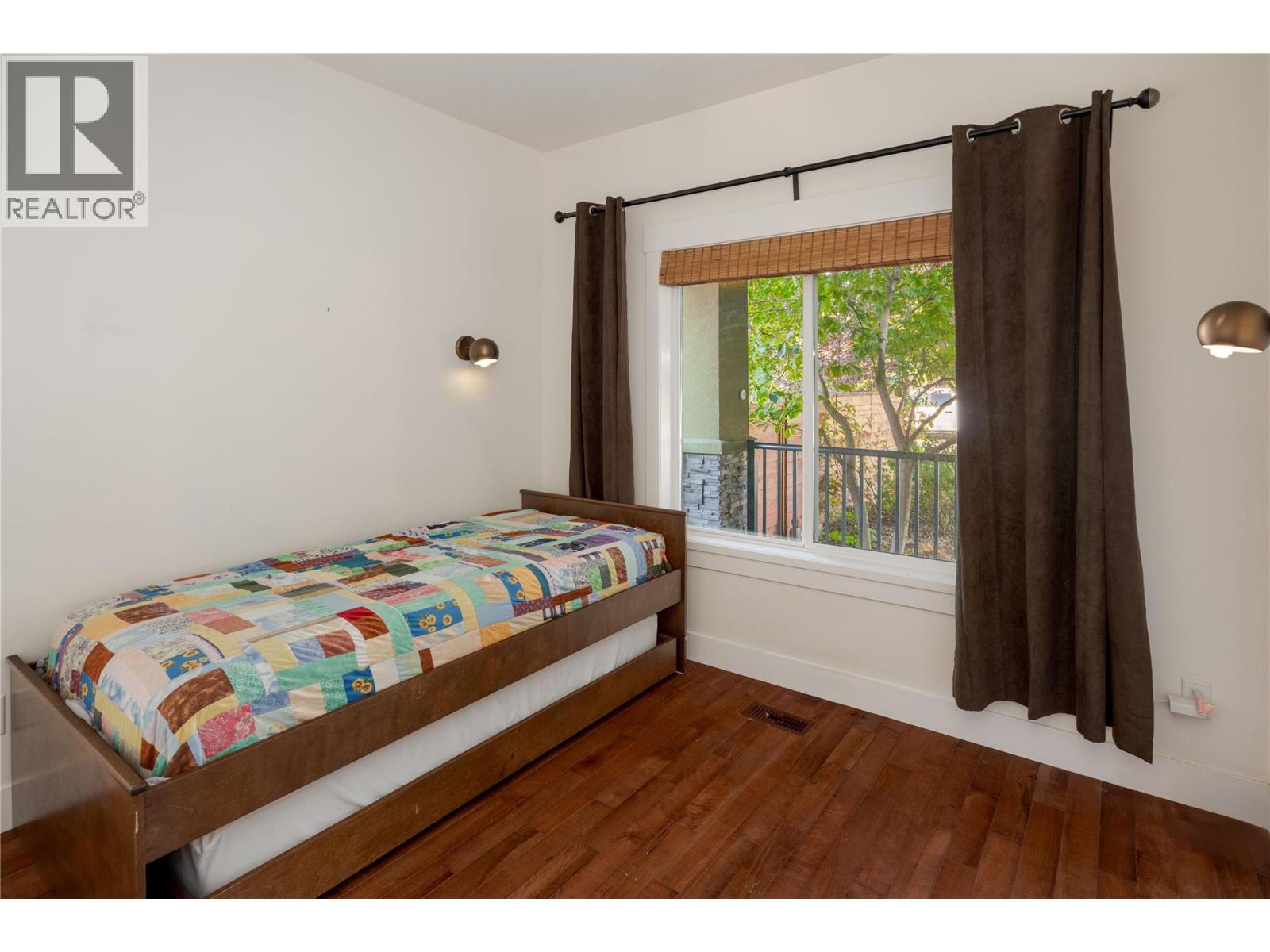 Picture for 1818 Bowes  Street https://www.cirrealty.ca/reb/bc/1/10364211_19.jpg