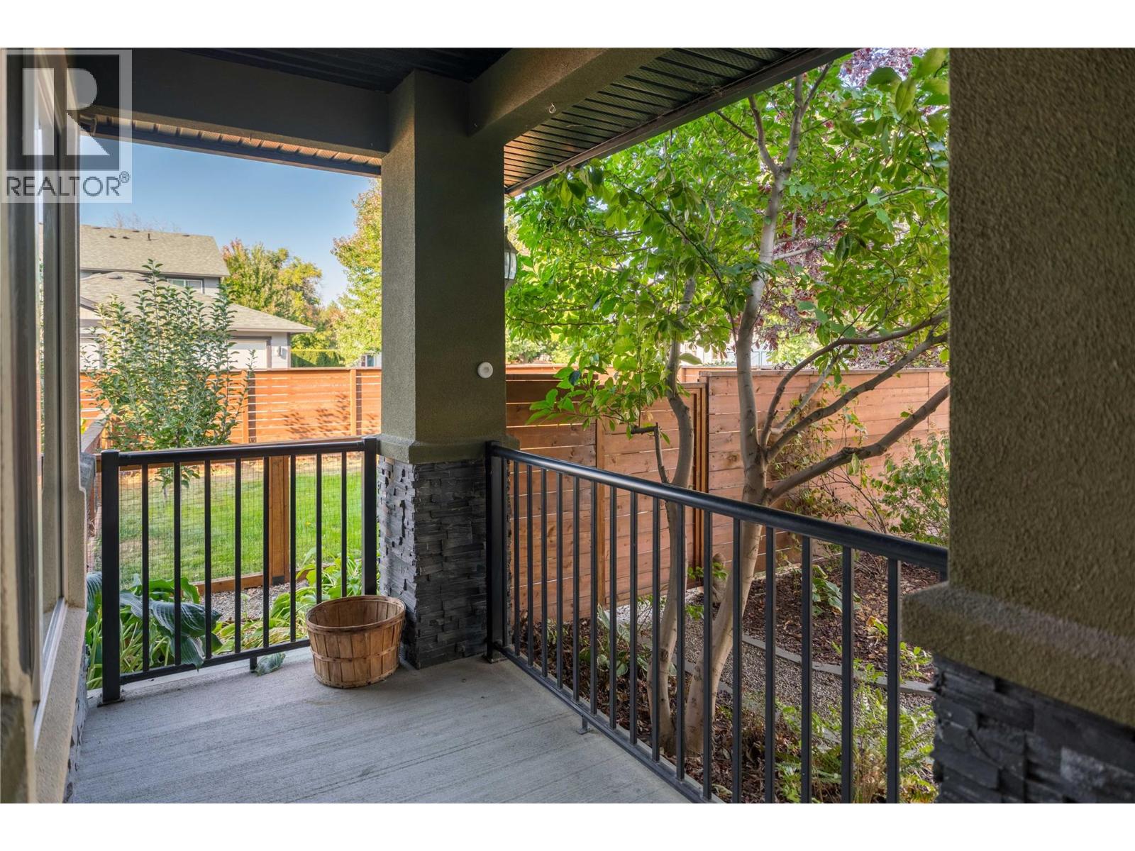 Picture for 1818 Bowes  Street https://www.cirrealty.ca/reb/bc/1/10364211_23.jpg