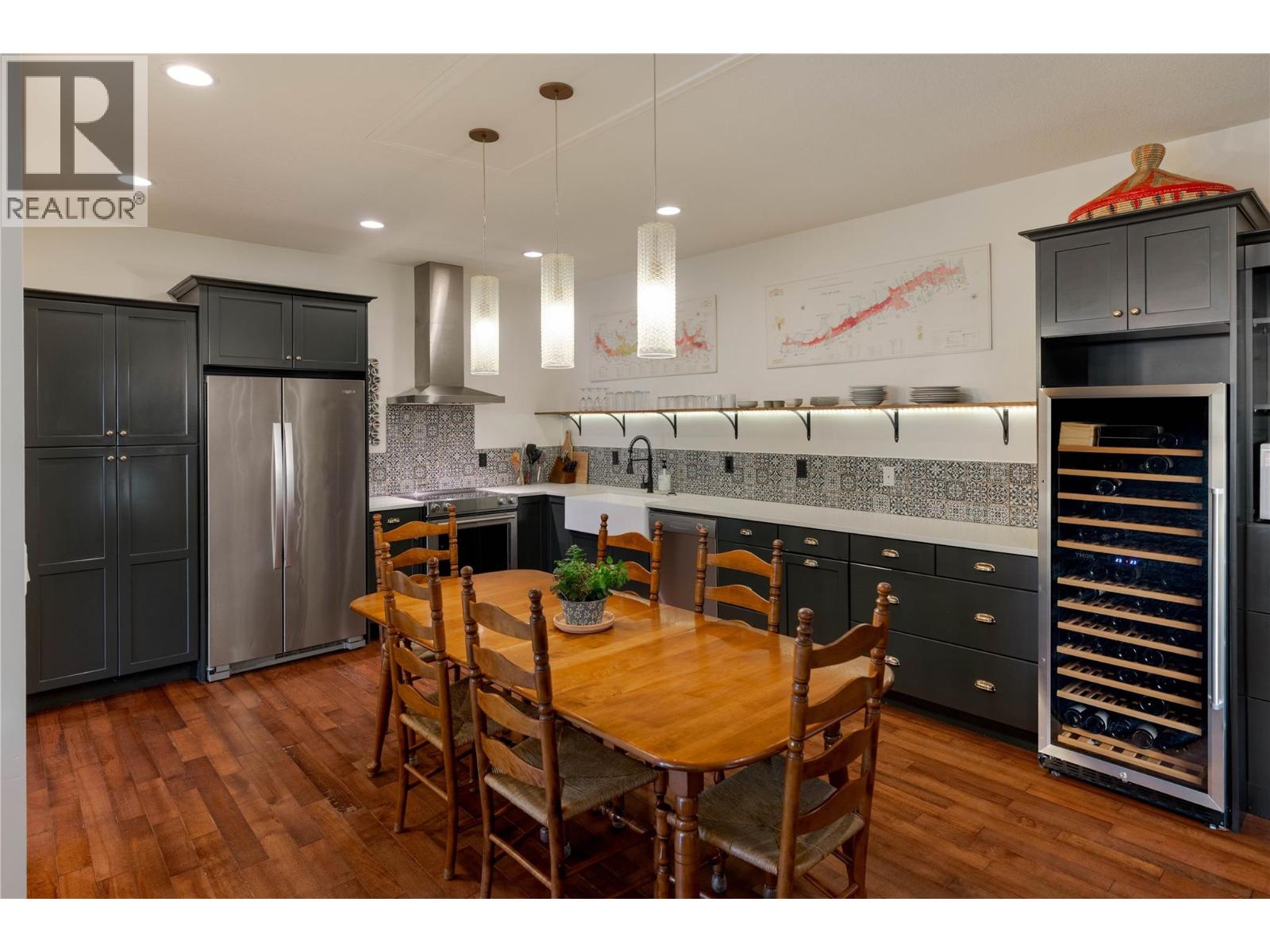 Picture for 1818 Bowes  Street https://www.cirrealty.ca/reb/bc/1/10364211_8.jpg