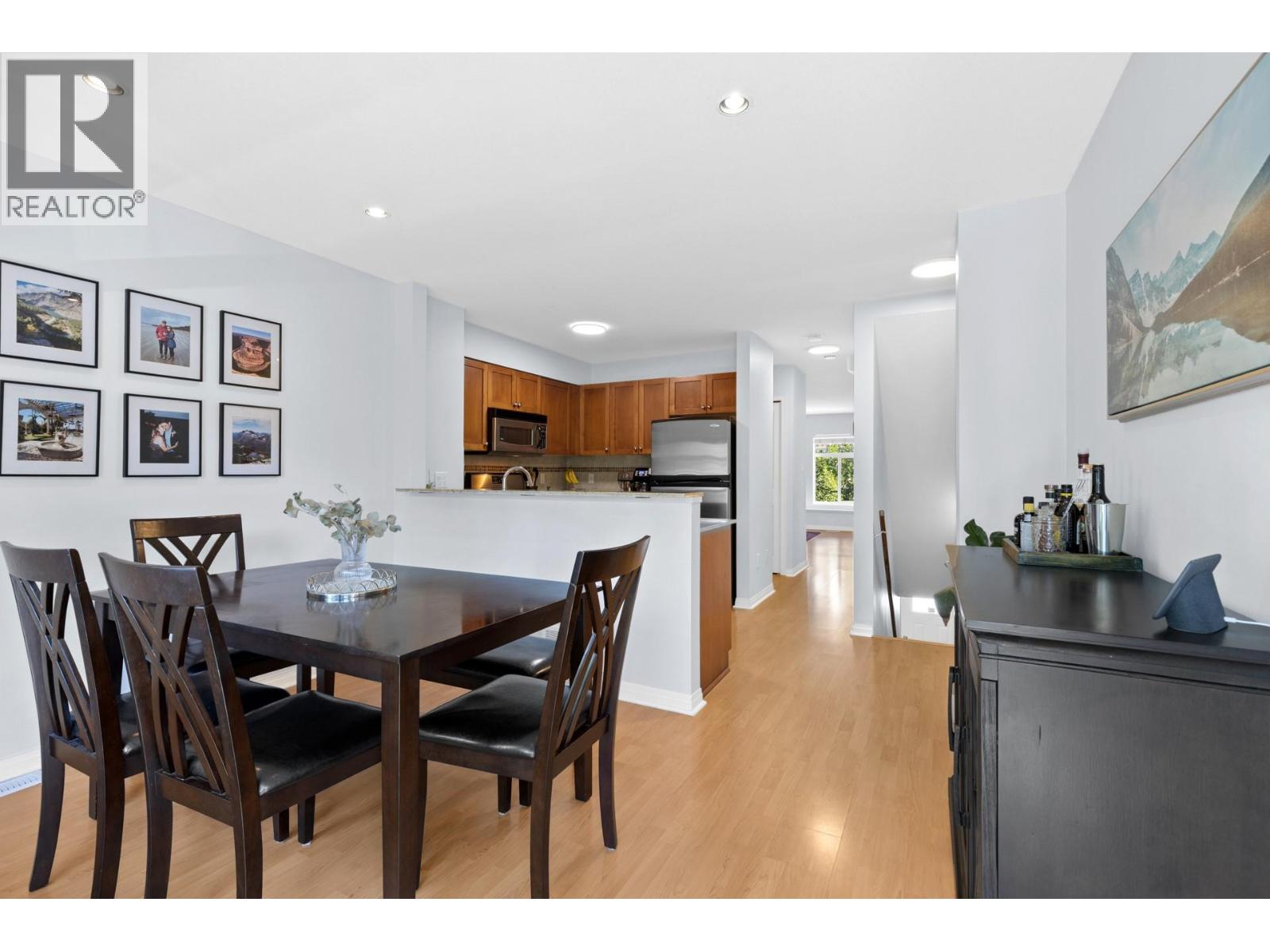 Picture for Unit #14, 1853 Parkview  Crescent https://www.cirrealty.ca/reb/bc/1/10364581_12.jpg