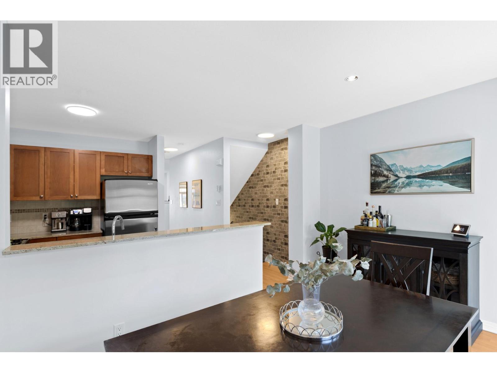 Picture for Unit #14, 1853 Parkview  Crescent https://www.cirrealty.ca/reb/bc/1/10364581_13.jpg