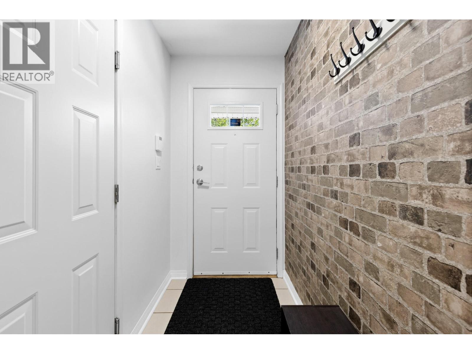 Picture for Unit #14, 1853 Parkview  Crescent https://www.cirrealty.ca/reb/bc/1/10364581_24.jpg
