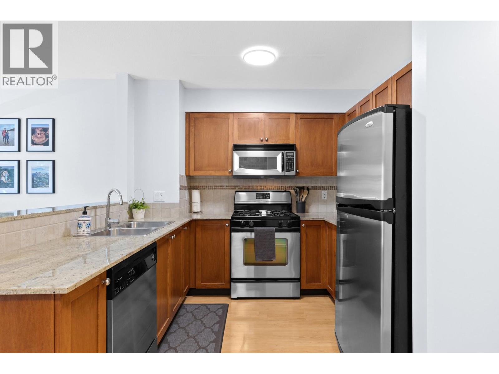 Picture for Unit #14, 1853 Parkview  Crescent https://www.cirrealty.ca/reb/bc/1/10364581_8.jpg