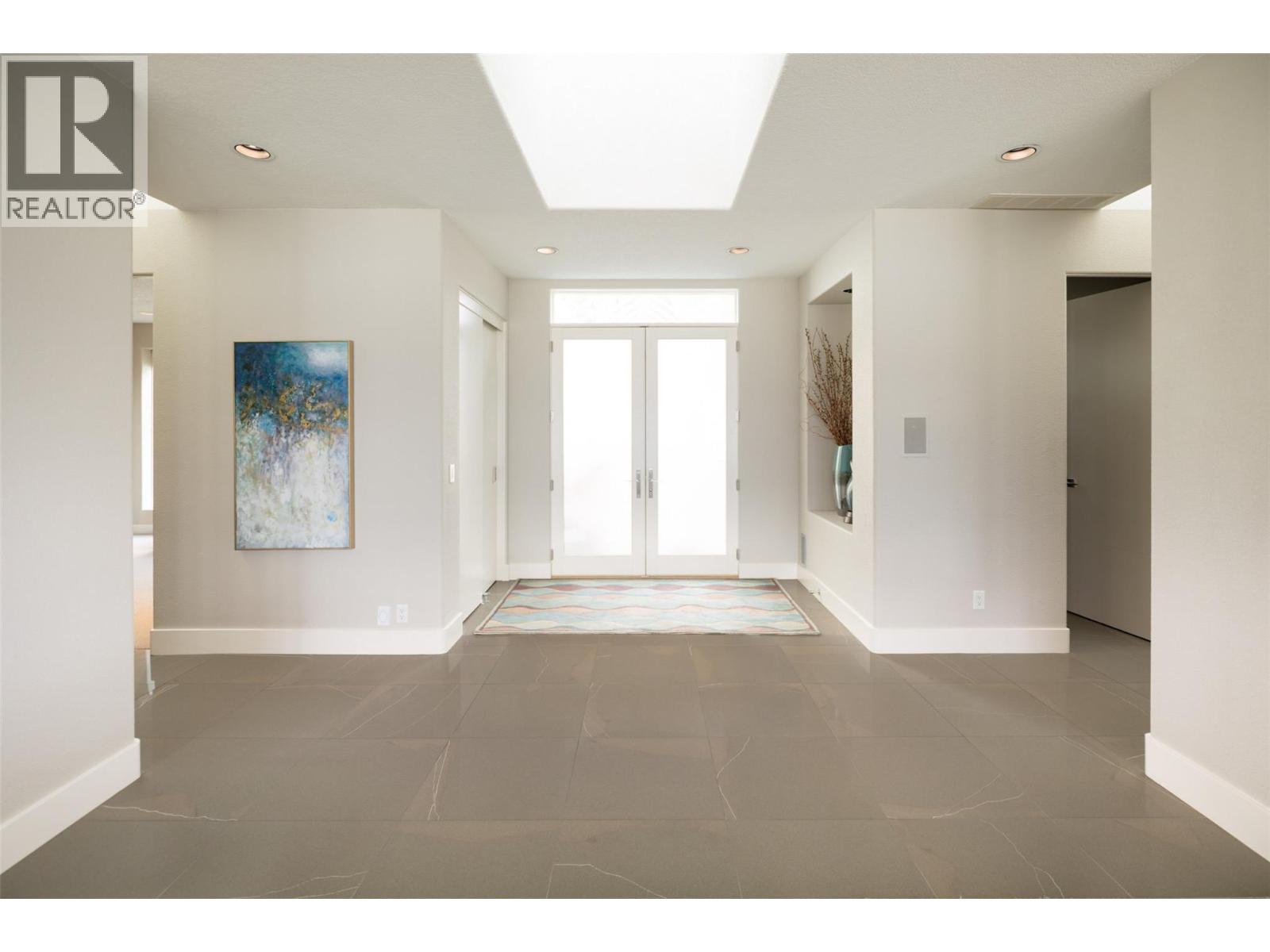 Picture for 4458A Lakeland  Road https://www.cirrealty.ca/reb/bc/1/10364601_10.jpg