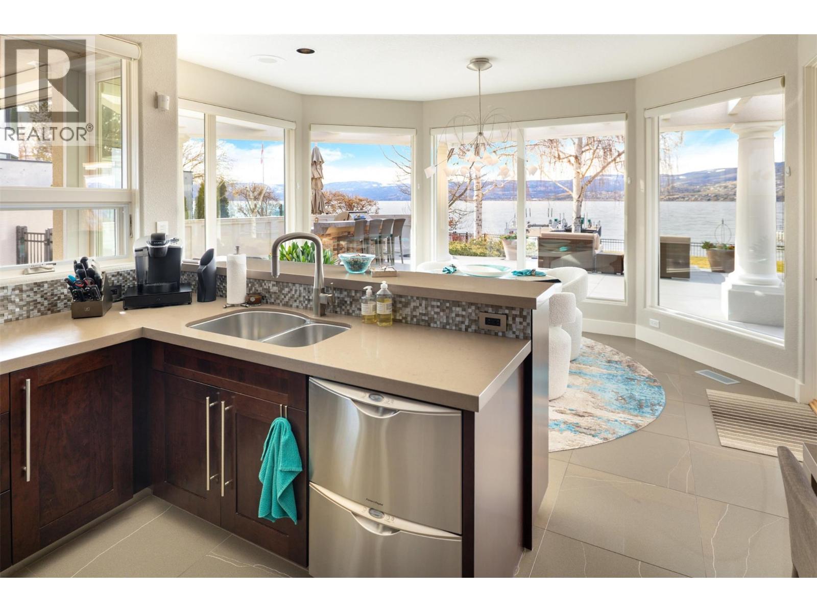 Picture for 4458A Lakeland  Road https://www.cirrealty.ca/reb/bc/1/10364601_27.jpg