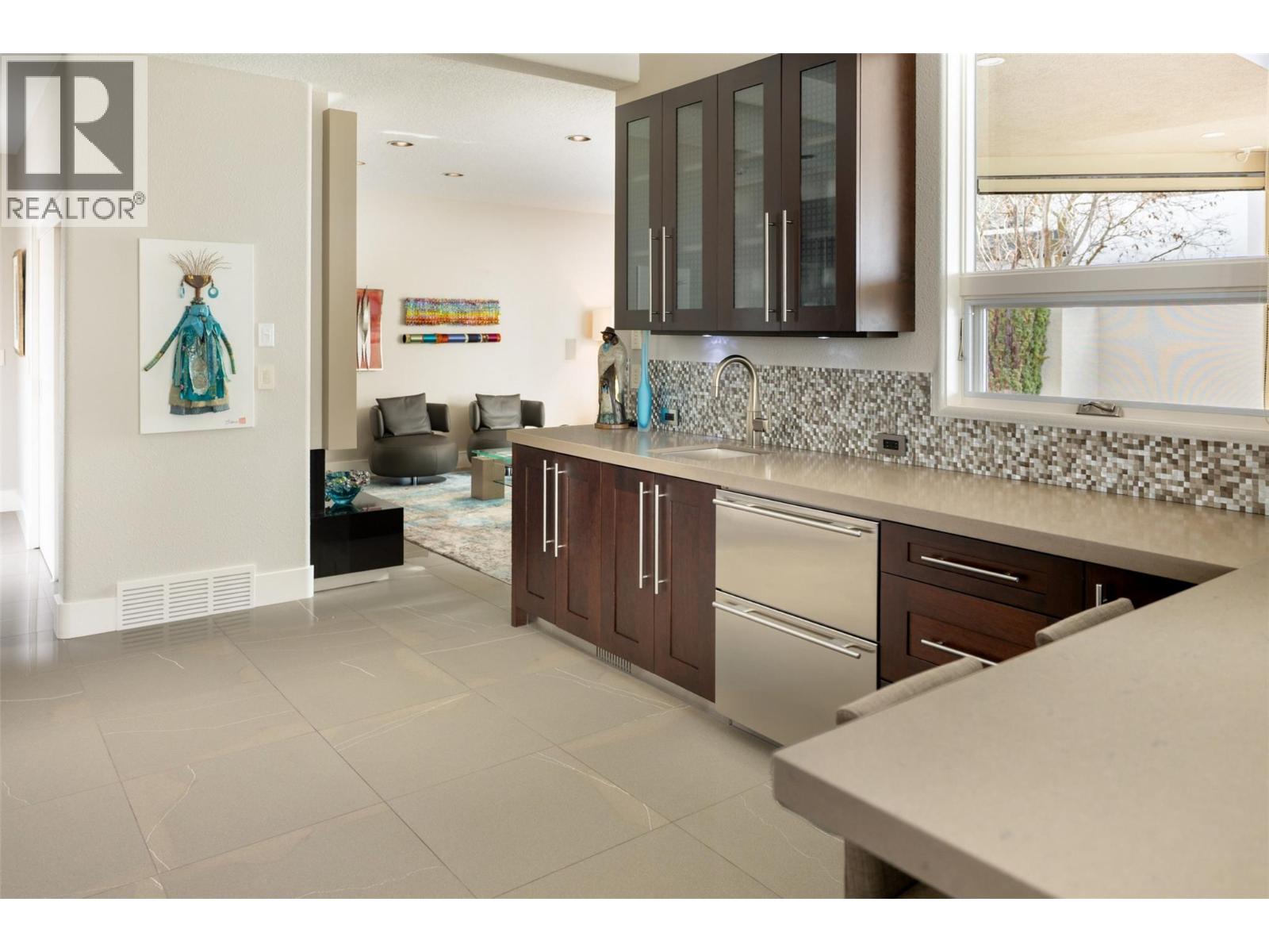 Picture for 4458A Lakeland  Road https://www.cirrealty.ca/reb/bc/1/10364601_30.jpg