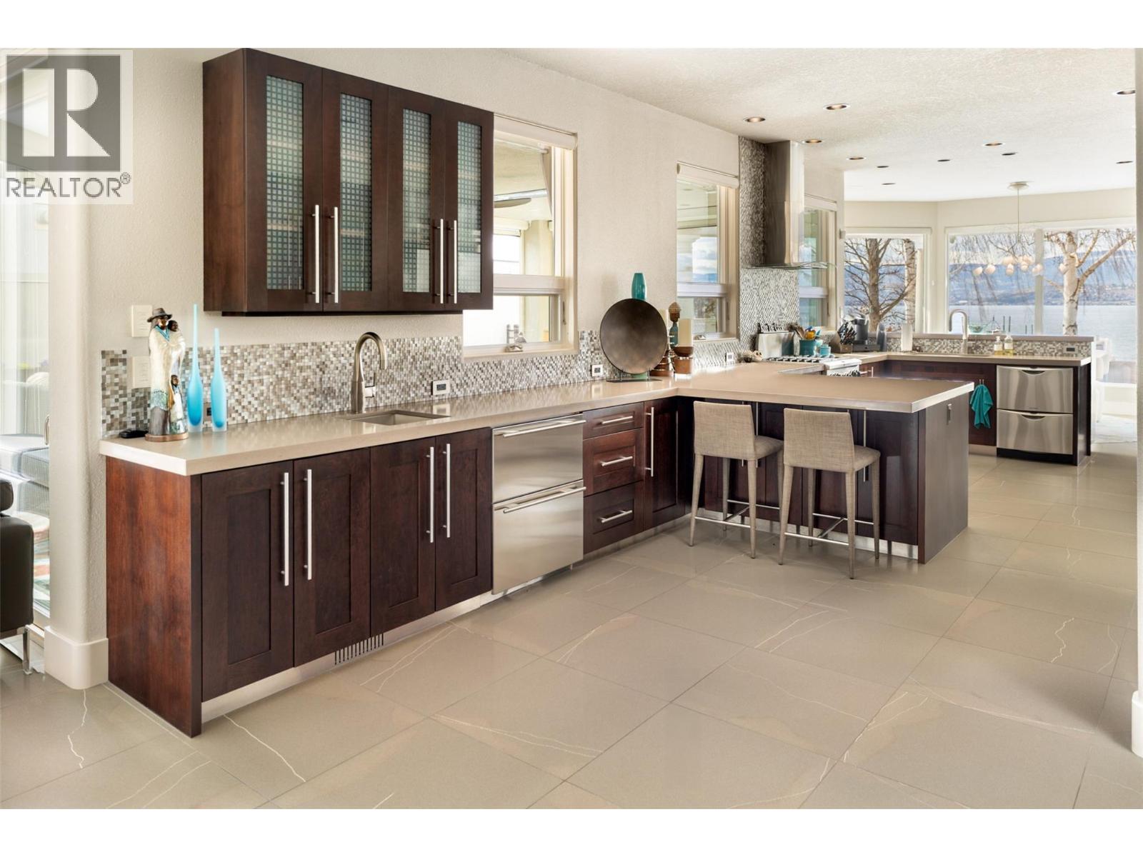 Picture for 4458A Lakeland  Road https://www.cirrealty.ca/reb/bc/1/10364601_34.jpg