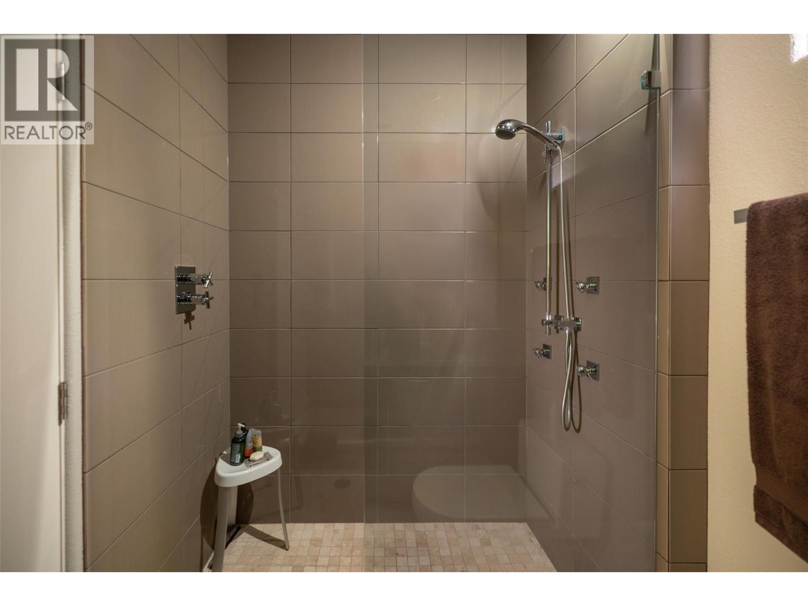 Picture for 4458A Lakeland  Road https://www.cirrealty.ca/reb/bc/1/10364601_54.jpg