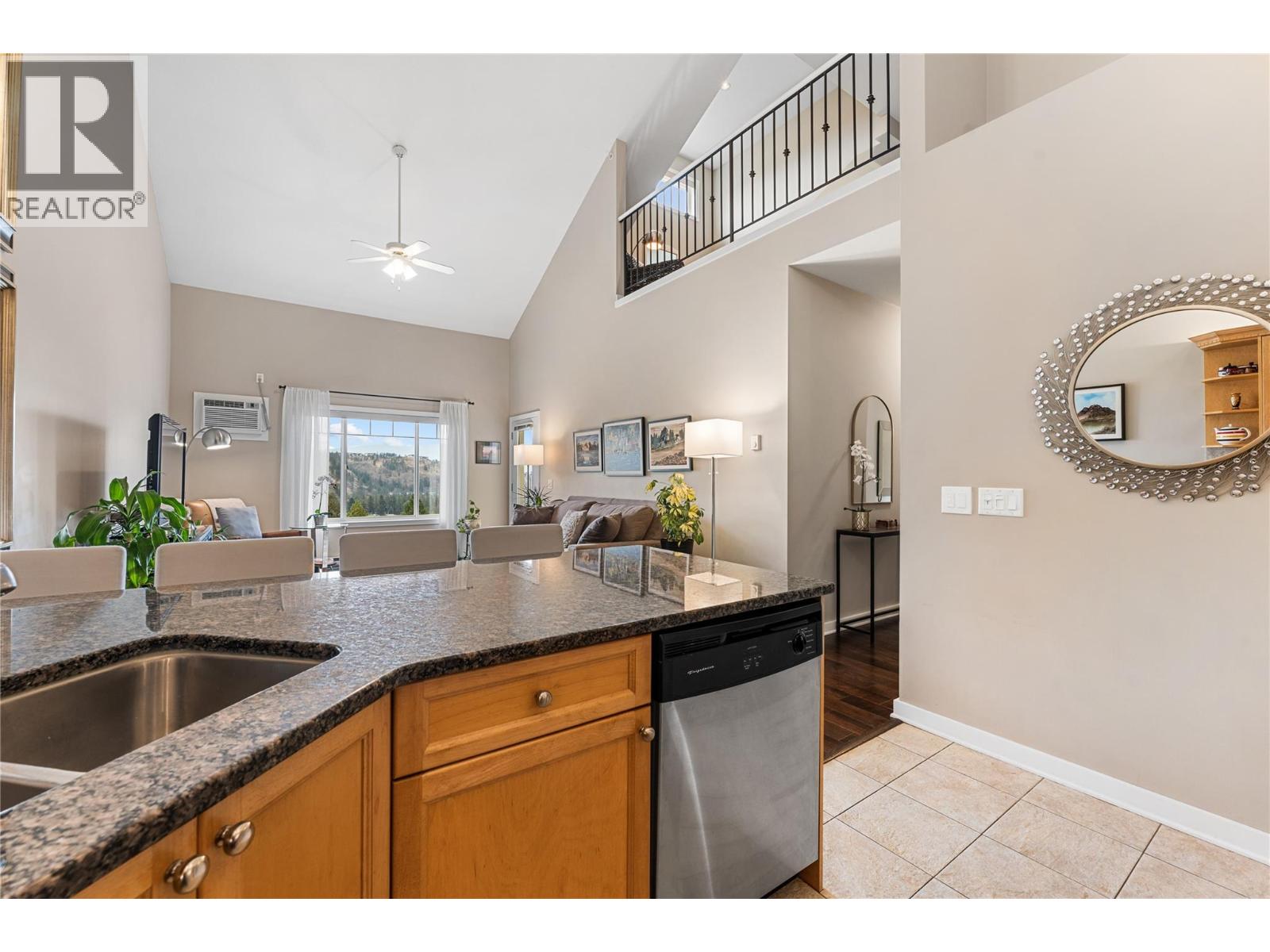 Picture for Unit #302, 2120 Shannon Ridge  Drive https://www.cirrealty.ca/reb/bc/1/10364671_10.jpg