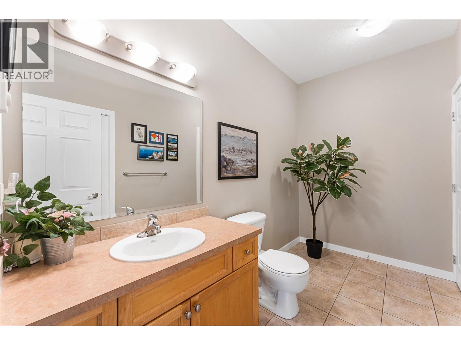 Picture for Unit #302, 2120 Shannon Ridge  Drive https://www.cirrealty.ca/reb/bc/1/10364671_22.jpg