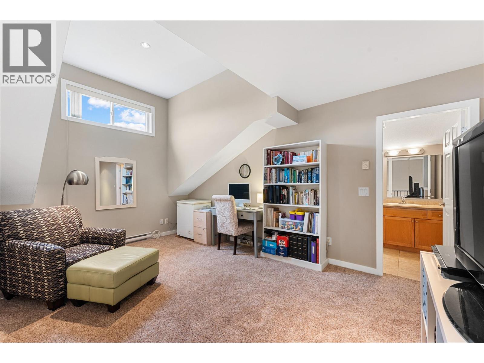 Picture for Unit #302, 2120 Shannon Ridge  Drive https://www.cirrealty.ca/reb/bc/1/10364671_24.jpg